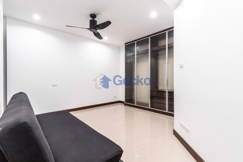 Condo in Pattaya, Thailand, 3 bedrooms № 196587 - photo 22