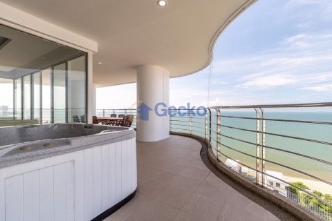 Condo in Pattaya, Thailand, 3 bedrooms № 196587 - photo 3
