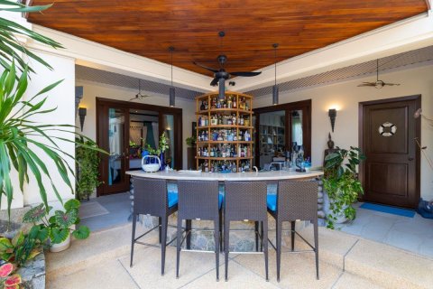 Villa in Phuket, Thailand 4 bedrooms № 154128 - photo 5