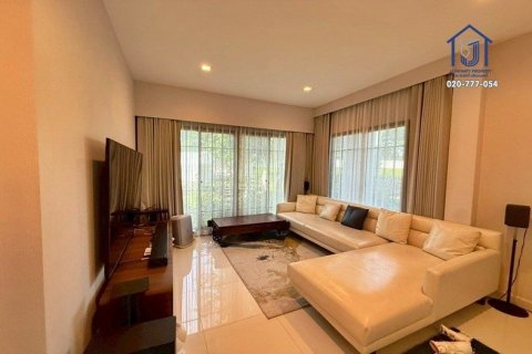 Maison à Pak Kret, Thaïlande 5 chambres № 154123 - photo 3