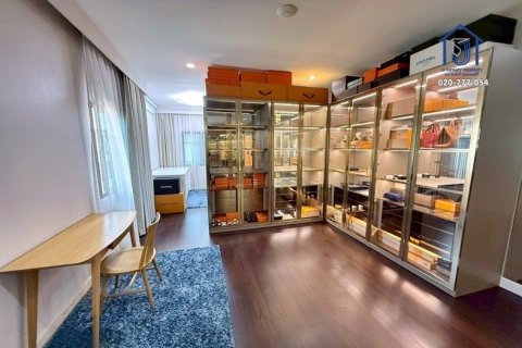 Maison à Pak Kret, Thaïlande 5 chambres № 154123 - photo 9