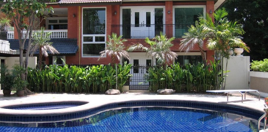 Maison à Watthana, Bangkok, Thaïlande 3 chambres № 200676