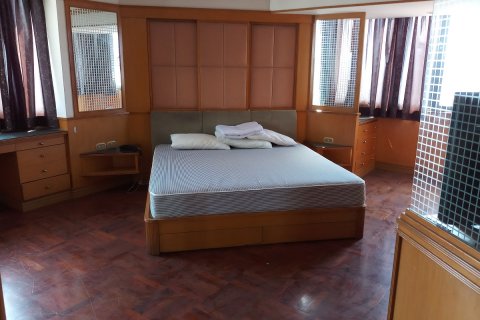Condo à Khlong Toei, Bangkok, Thaïlande, 2 chambres № 200674 - photo 13
