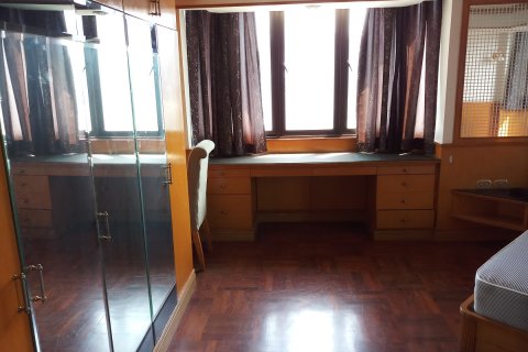 Condo à Khlong Toei, Bangkok, Thaïlande, 2 chambres № 200674 - photo 14