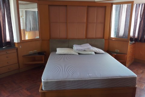 Condo à Khlong Toei, Bangkok, Thaïlande, 2 chambres № 200674 - photo 15