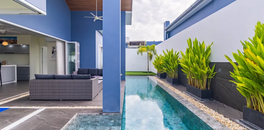 Villa in Phuket, Thailand 3 bedrooms № 155062