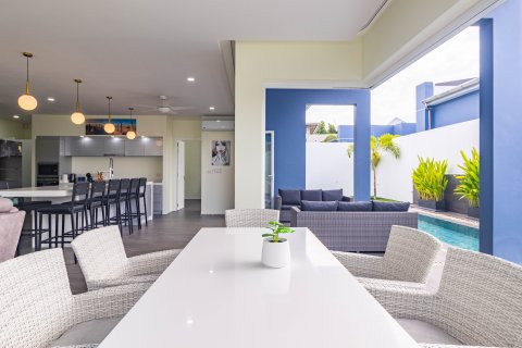 Villa in Phuket, Thailand 3 bedrooms № 155062 - photo 5
