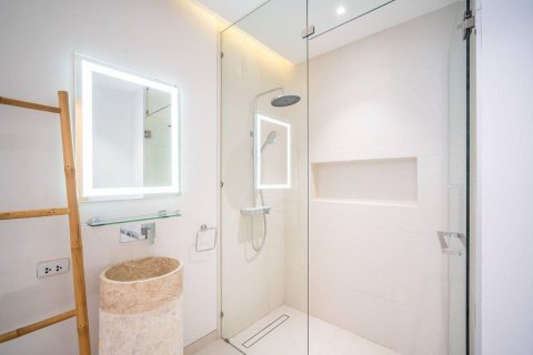 Villa in Phuket, Thailand 3 bedrooms № 155060 - photo 13