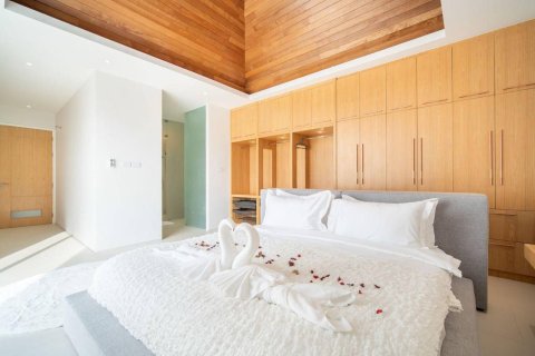 Villa in Phuket, Thailand 3 bedrooms № 155060 - photo 17