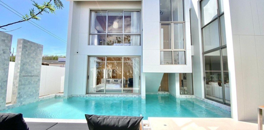 Villa in Phuket, Thailand 3 bedrooms № 155060