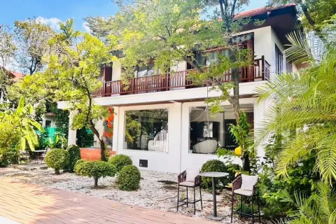 House in Suan Luang, Bangkok, Thailand 6 bedrooms № 155059 - photo 1