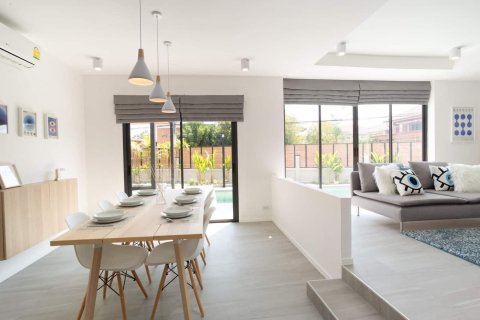 Villa in Chiang Mai, Thailand 3 bedrooms № 155368 - photo 7