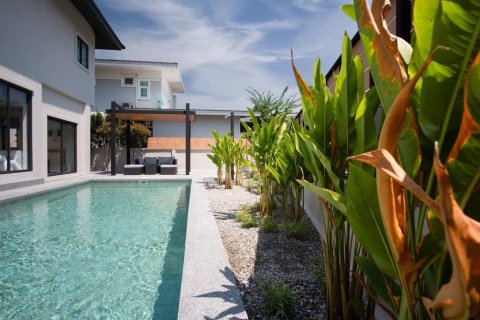 Villa in Chiang Mai, Thailand 3 bedrooms № 155368 - photo 2