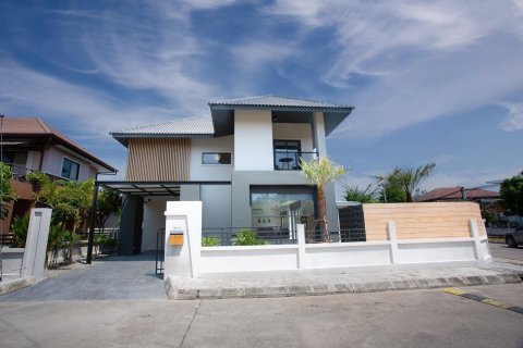 Villa in Chiang Mai, Thailand 3 bedrooms № 155368 - photo 1
