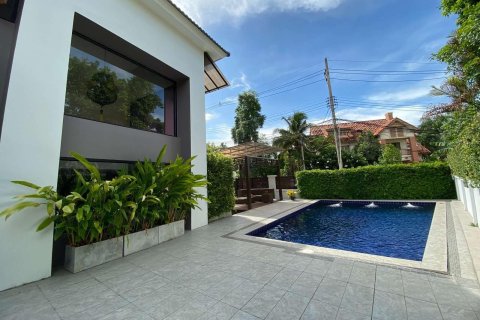 Villa in Chiang Mai, Thailand 3 bedrooms № 155370 - photo 3