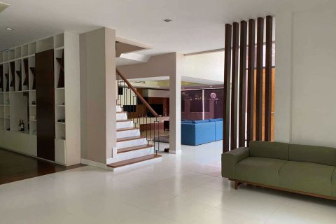 Villa in Chiang Mai, Thailand 3 bedrooms № 155370 - photo 15