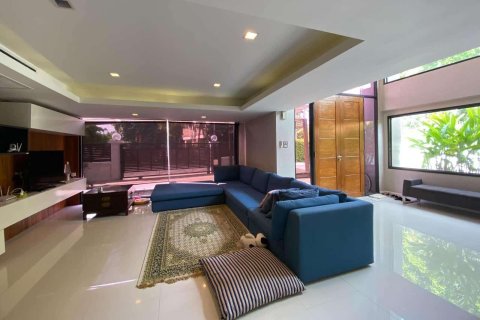 Villa in Chiang Mai, Thailand 3 bedrooms № 155370 - photo 6