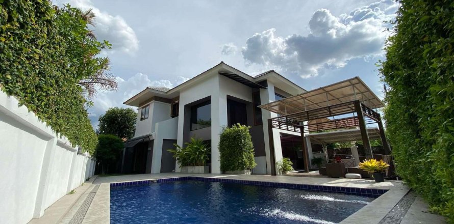 Villa in Chiang Mai, Thailand 3 bedrooms № 155370