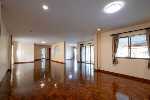 House in Chiang Mai, Thailand 4 bedrooms № 155369 - photo 5