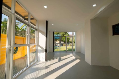 House in Chiang Mai, Thailand 4 bedrooms № 155369 - photo 8