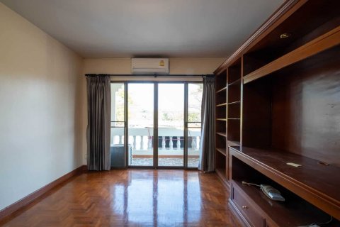 House in Chiang Mai, Thailand 4 bedrooms № 155369 - photo 11