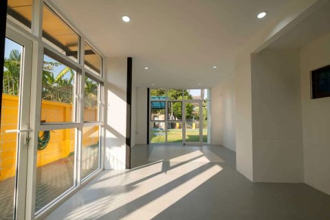 House in Chiang Mai, Thailand 4 bedrooms № 155369 - photo 8