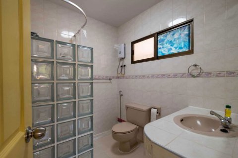 House in Chiang Mai, Thailand 4 bedrooms № 155369 - photo 19
