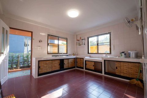 House in Chiang Mai, Thailand 4 bedrooms № 155369 - photo 10