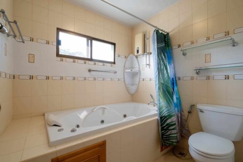 House in Chiang Mai, Thailand 4 bedrooms № 155369 - photo 17