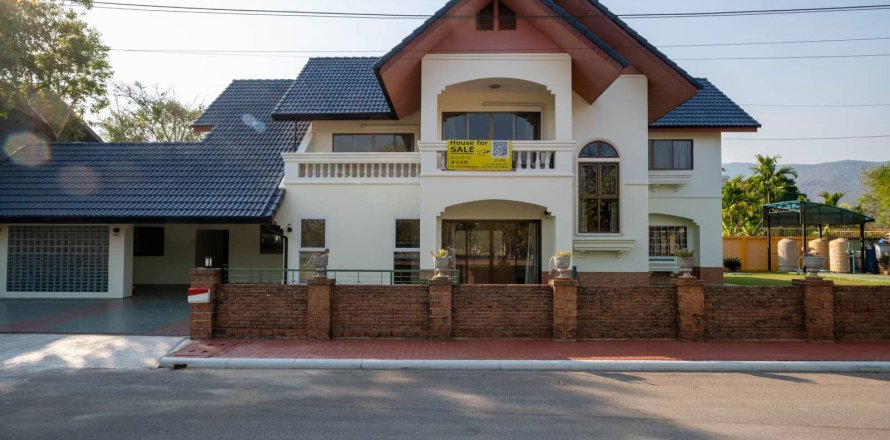 House in Chiang Mai, Thailand 4 bedrooms № 155369