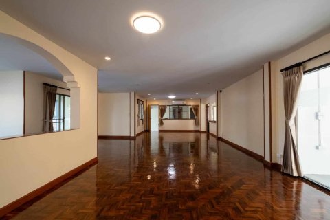 House in Chiang Mai, Thailand 4 bedrooms № 155369 - photo 4