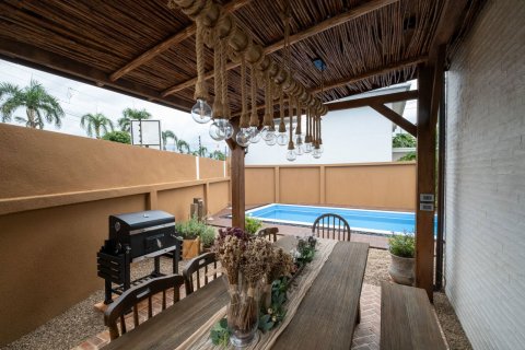 Villa in Chiang Mai, Thailand 3 bedrooms № 155366 - photo 4