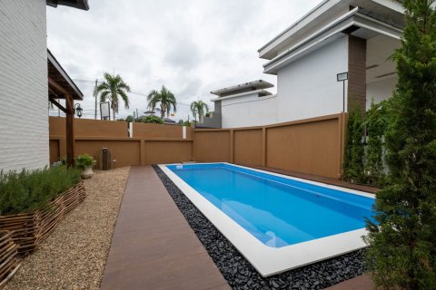 Villa in Chiang Mai, Thailand 3 bedrooms № 155366 - photo 2