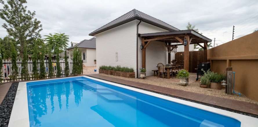 Villa in Chiang Mai, Thailand 3 bedrooms № 155366