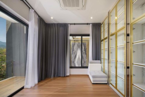 Villa in Chiang Mai, Thailand 4 bedrooms № 155372 - photo 18