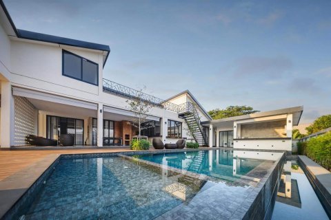 Villa in Chiang Mai, Thailand 4 bedrooms № 155372 - photo 2