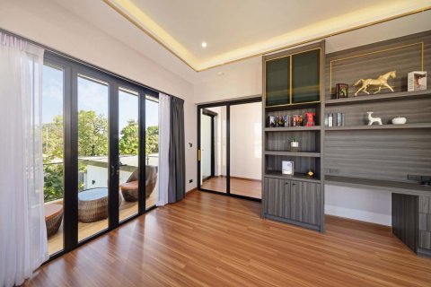 Villa in Chiang Mai, Thailand 4 bedrooms № 155372 - photo 12