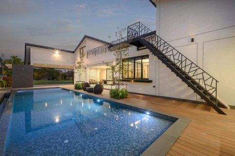 Villa in Chiang Mai, Thailand 4 bedrooms № 155372 - photo 5