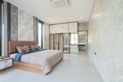 Villa in Chiang Mai, Thailand 4 bedrooms № 155372 - photo 16