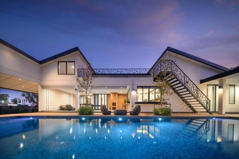 Villa in Chiang Mai, Thailand 4 bedrooms № 155372 - photo 4