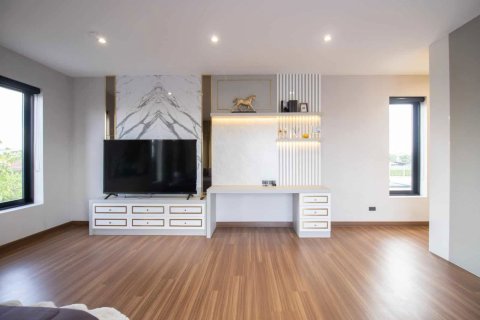 Villa in Chiang Mai, Thailand 4 bedrooms № 155371 - photo 24