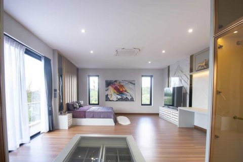 Villa in Chiang Mai, Thailand 4 bedrooms № 155371 - photo 15
