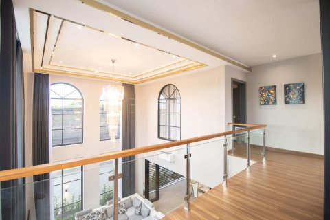 Villa in Chiang Mai, Thailand 4 bedrooms № 155371 - photo 10