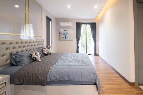 Villa in Chiang Mai, Thailand 4 bedrooms № 155371 - photo 14