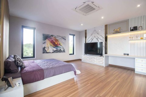 Villa in Chiang Mai, Thailand 4 bedrooms № 155371 - photo 22