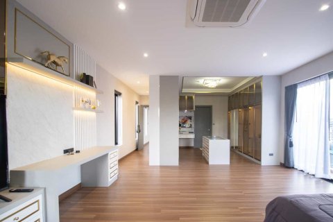 Villa in Chiang Mai, Thailand 4 bedrooms № 155371 - photo 18