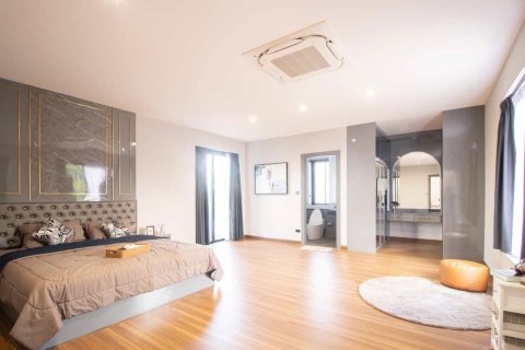 Villa in Chiang Mai, Thailand 4 bedrooms № 155371 - photo 20