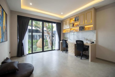 Villa in Chiang Mai, Thailand 4 bedrooms № 155371 - photo 9
