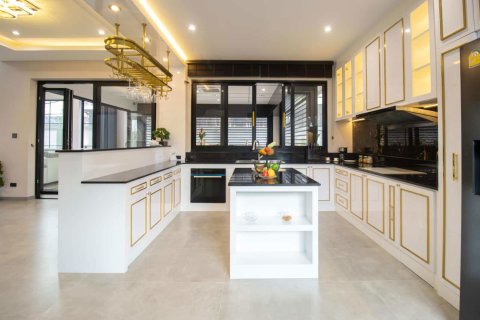 Villa in Chiang Mai, Thailand 4 bedrooms № 155371 - photo 8