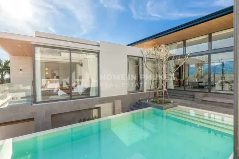 House in Phuket, Thailand 4 bedrooms № 144537